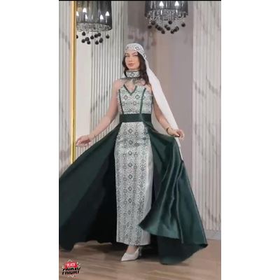 عبايات ومطرزات
