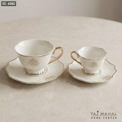 طقم فناجين شاي او قهوة بورسلان بلون أبيض عاجي ملكي وزخارف ذهبية