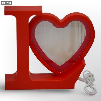 برواز Love مضيء