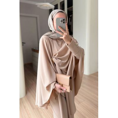 طقم بتصميم ثلاثي