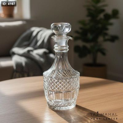 قارورة زجاجية بتصميم كلاسيكي مزخرف مع سدادة
