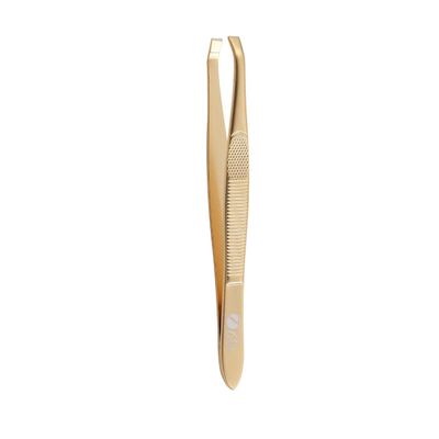 ملقط حواجب ذهبي   دقة عالية لإزالة الشعر بسهولة وتحكم مثالي.