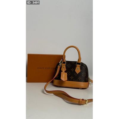 شنطة -Louis Vuitton هرمي / شامل علبة الشركة 18899
