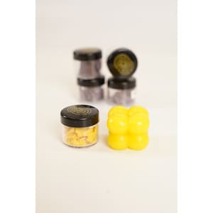 رقائق تلوين الشمع – 8 غم – light yellow