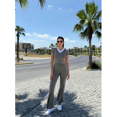 طقم رياضي بقَصّة أنثوية وعصرية