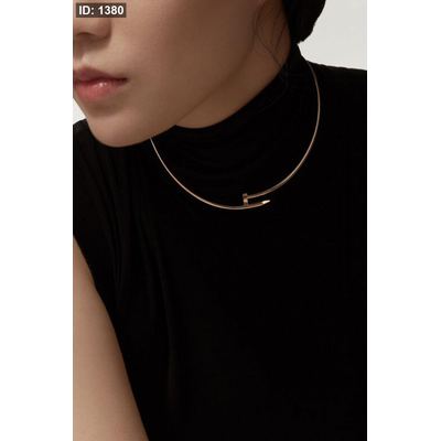 طقم كارتير - Cartier عقد و اسوارة / شامل العلبة والكيس