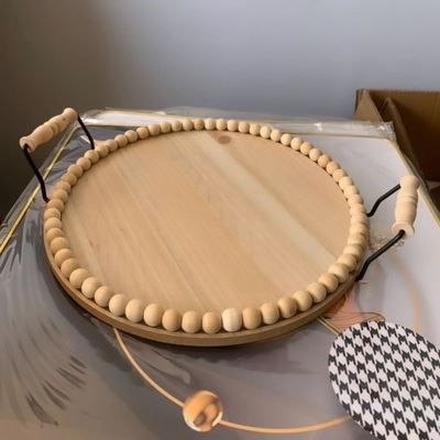 صينية خشب مدور مع حمالات معدن اسود واطار كرات صغيرة لولو 30 سم