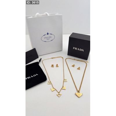 طقم سنسال وحلق - Prada \ شامل علبة وكيس الشركة