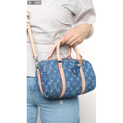شنطة - 303# Louis Vuitton / شامل علبة