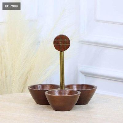 مضيفه 3 عين خشب هندي مدور مسكه نحاس ذهبي 12o% HO202462