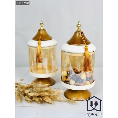 سكريات زجاج عسلي مع قاعدة وغطاء معدن مع خشب