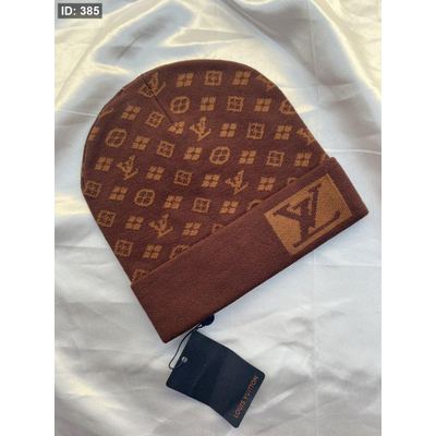 طاقية ماركة Louis Vitton