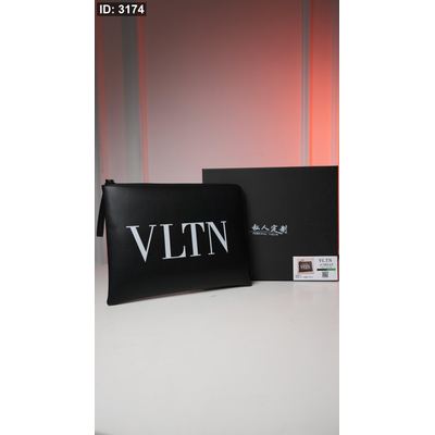 كلاتش Valentino - شامل علبة