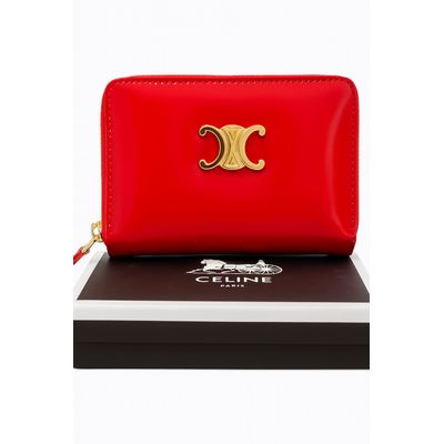 جزدان صغير من Celine بتصميم أنيق وشعار ذهبي فاخر