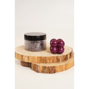 رقائق تلوين الشمع – 50 غم – reddish violet #23