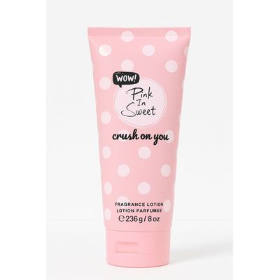WOW! Pink In Sweet – Crush On You Fragrance Lotion – الحجم: 236 جم – يمنحك عطرًا يدوم لساعات مع ترطيب عميق