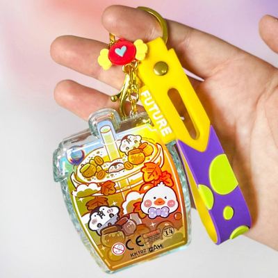مدالية مع لعبة كبيرة