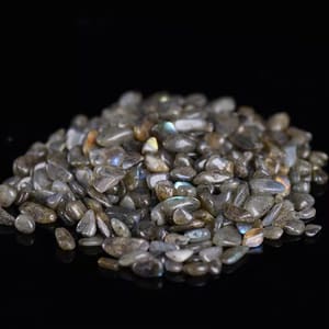 احجار كريستال حجم صغير زيتي – Labradorite – 100g