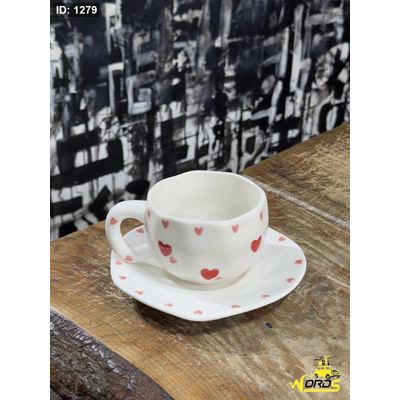كوب قلوب احمر