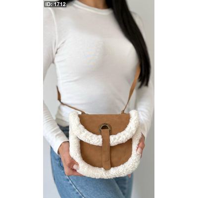 شنطة - UGG / كوبي ماستر