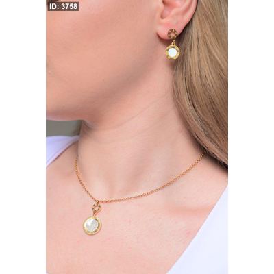 طقم سنسال مع حلق كارتيير ذهبي