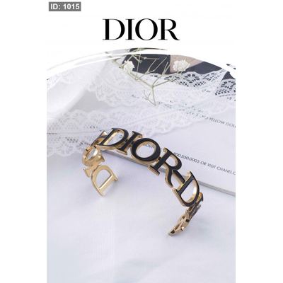 سوارة - Dior