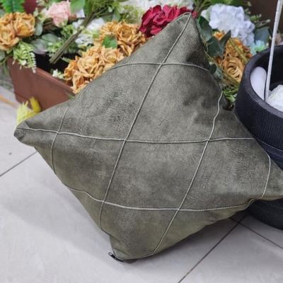 قرن مخمل سادة مبكج 45 × 45