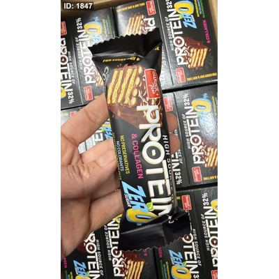 ويفر بروتين sweet plus بالشوكولاتة كرسبي 32 ٪؜ بروتين مدعم بالكولاجين وخالي من السكر وزنه 42غرام