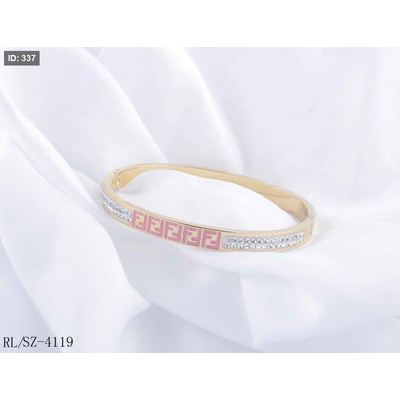 اساور Fendi