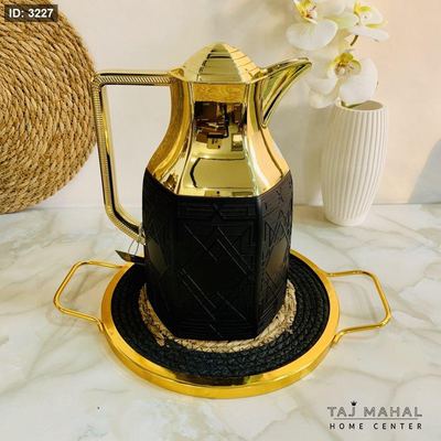 ترمس قهوة بتصميم انيق بلون اسود وذهبي