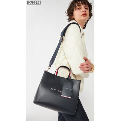 شنطة - Tommy Hilfiger كولتي ماستر- حجم وسط