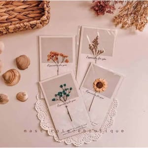 بطاقة ابيض مع ورد ملون| Greeting Cards