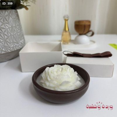 شمعة شكل وردة في صحن + علبة كرتون حجم كبير