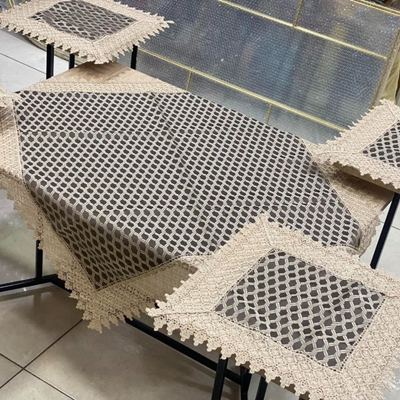 شرشف طاولة وسط + 4 وجه اسكمله خلية نحل