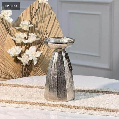 شعدان فازه 21 سم بقاعدة نحاس فضي محزز 89626Sهندي %ס15