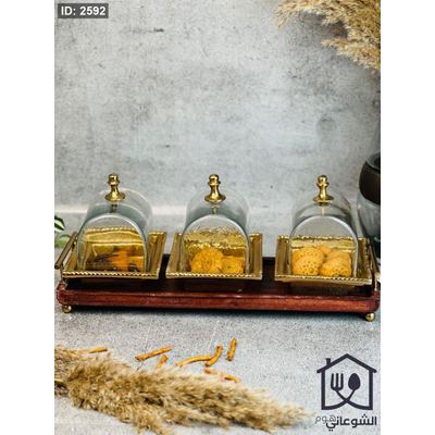 مضيفة مكسرات / كاندي 3 خانات مع صينية خشب طبيعي مع صحون نحاس هندي وغطاء زجاج