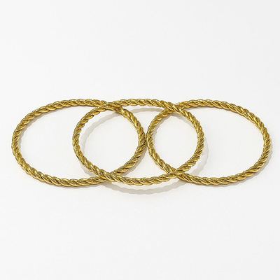 أساور سحبات ملتوية