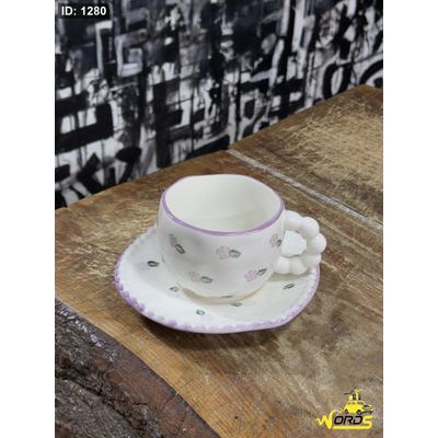 كوب مورد بنفسجي