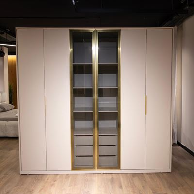 Jadayn Wardrobe