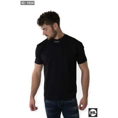 Oversize Neck Logo