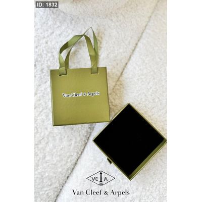 سوارة - Van cleef / شامل علبة الشركة