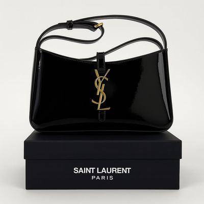 حقيبة من ماركة YSL
