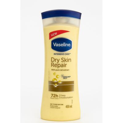Vaseline Intensive Care Dry Skin Repair – ترميم البشرة الجافة جداً يحتوي على خلاصة الشوفان النقية لتغذية البشرة وإصلاح ا