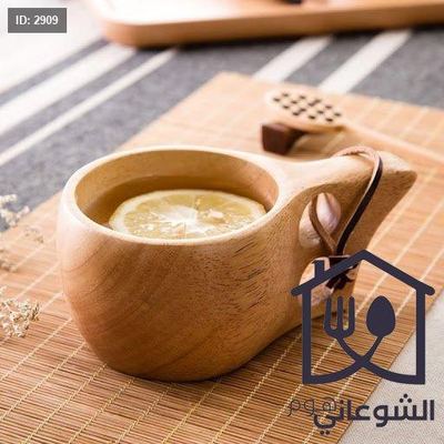 مج خشب بامبو مع يد