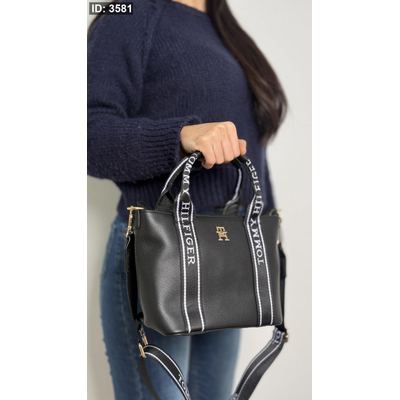 شنطة - Tommy Hilfiger - كولتي ماستر