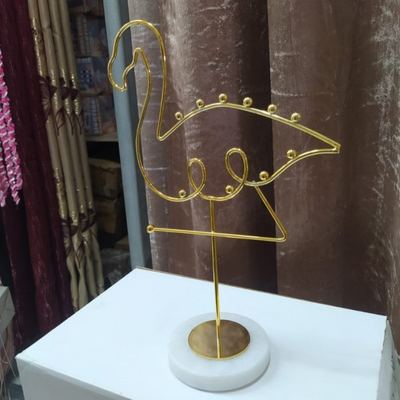 حماله فلامينجو مذهب 19 × 9.7 × 32.5 سم