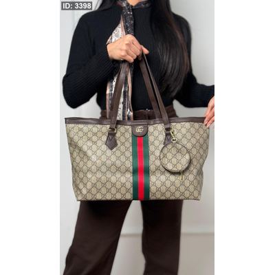 شنطة Gucci - قطعتين / مع سحاب للخصوصية