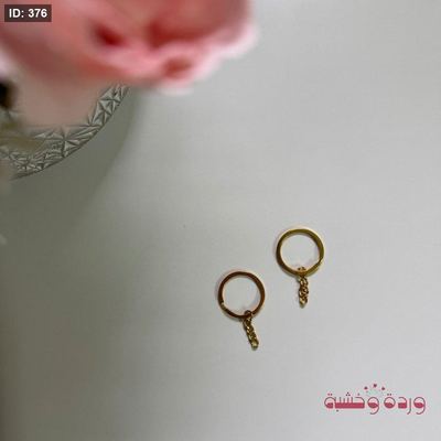 تعليقة مدالية باللون الدهبي