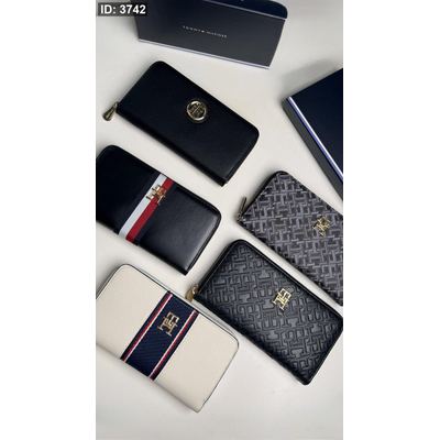 جزدان- Tommy Hilfiger/ حجم كبير شامل علبة الشركه