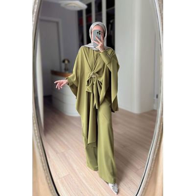 طقم بتصميم ثلاثي
